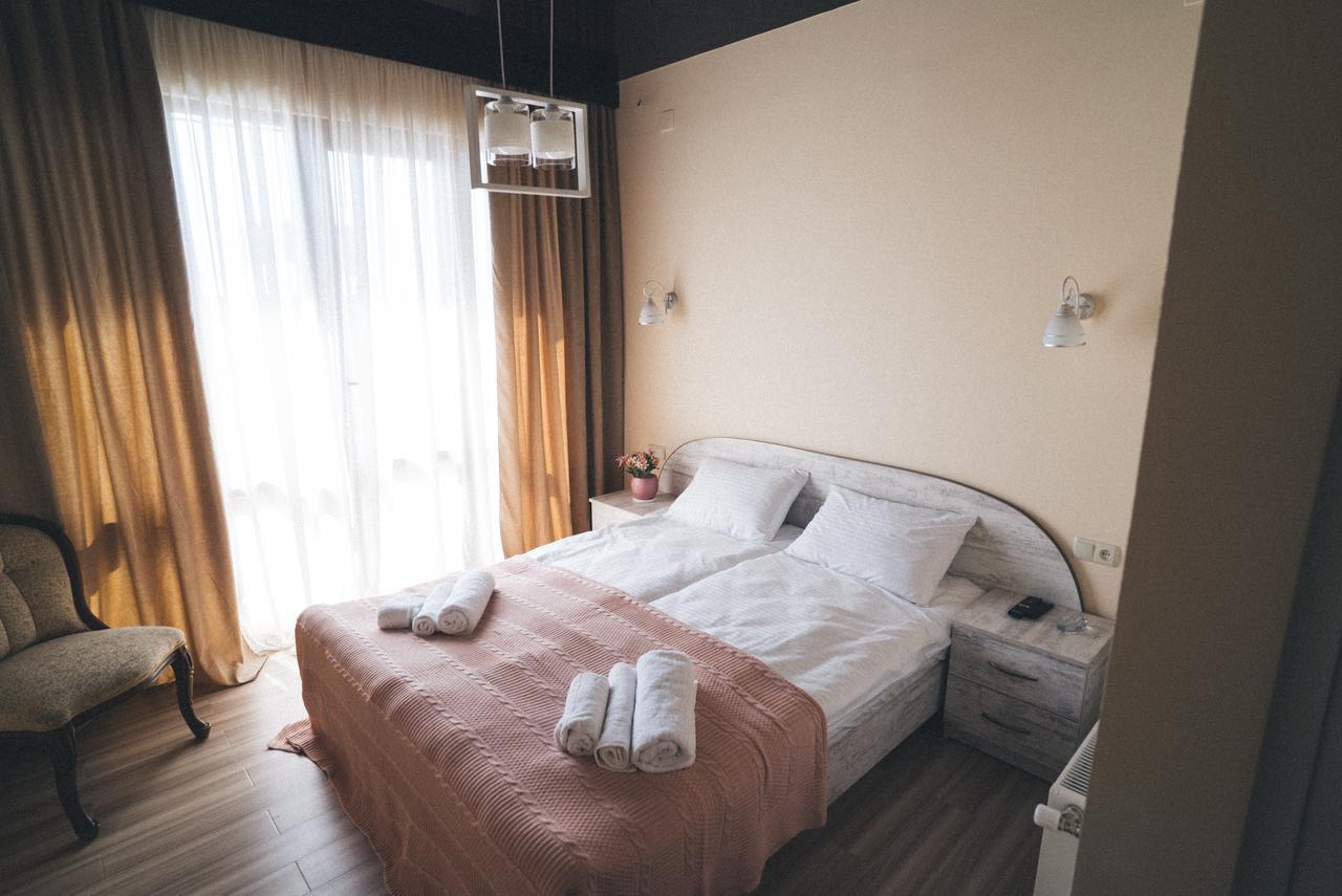 Lazika Hotel Zugdidi Bagian luar foto