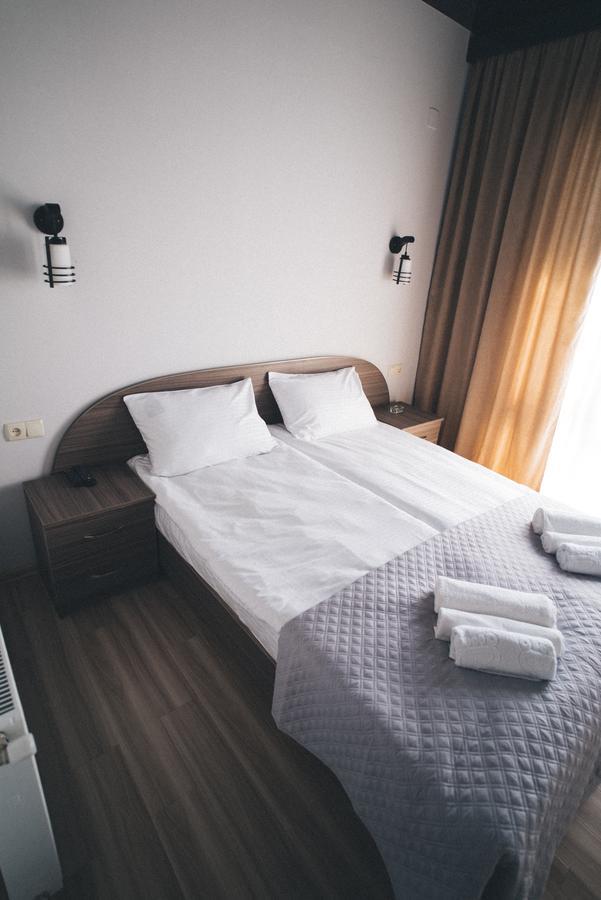 Lazika Hotel Zugdidi Bagian luar foto