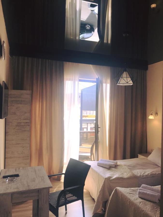 Lazika Hotel Zugdidi Bagian luar foto