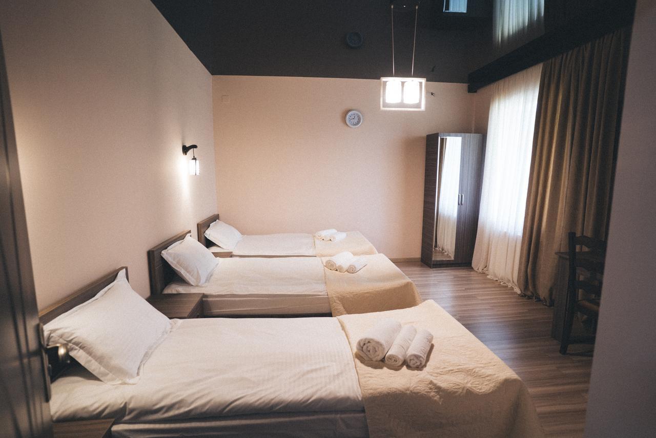 Lazika Hotel Zugdidi Bagian luar foto