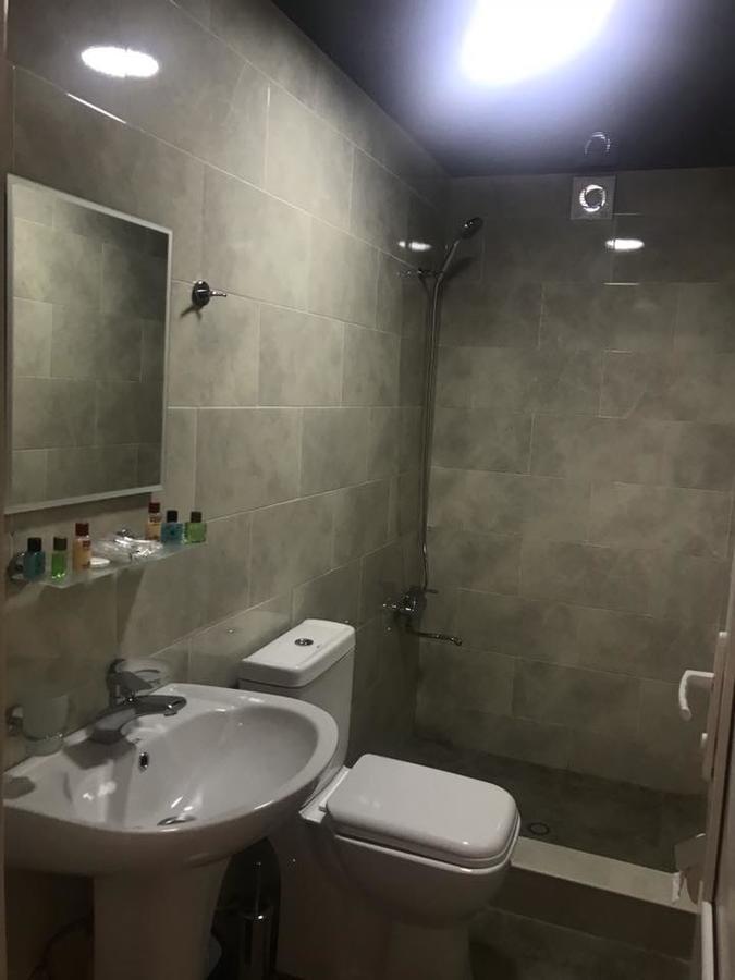 Lazika Hotel Zugdidi Bagian luar foto