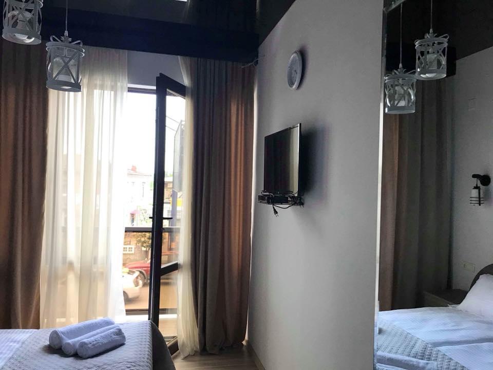 Lazika Hotel Zugdidi Bagian luar foto