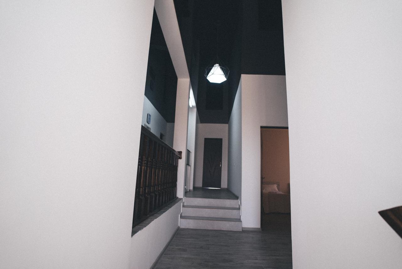 Lazika Hotel Zugdidi Bagian luar foto